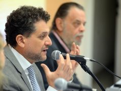 Arias: “La única persona que ha tomado decisiones enfrentando al poder real fue Cristina”