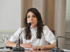 Larroque: «Los niños necesitan un entorno saludable para desarrollarse»