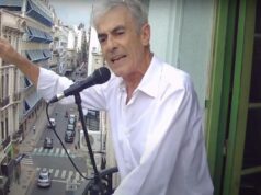 Néstor en el balcón de Caput